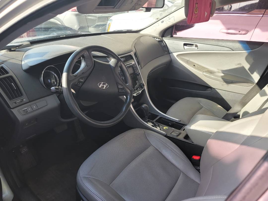2010 HYUNDAI SONATA — 221759 KM — Lot 045269 — Main - Marhaba Auctions Used Cars - Image 8