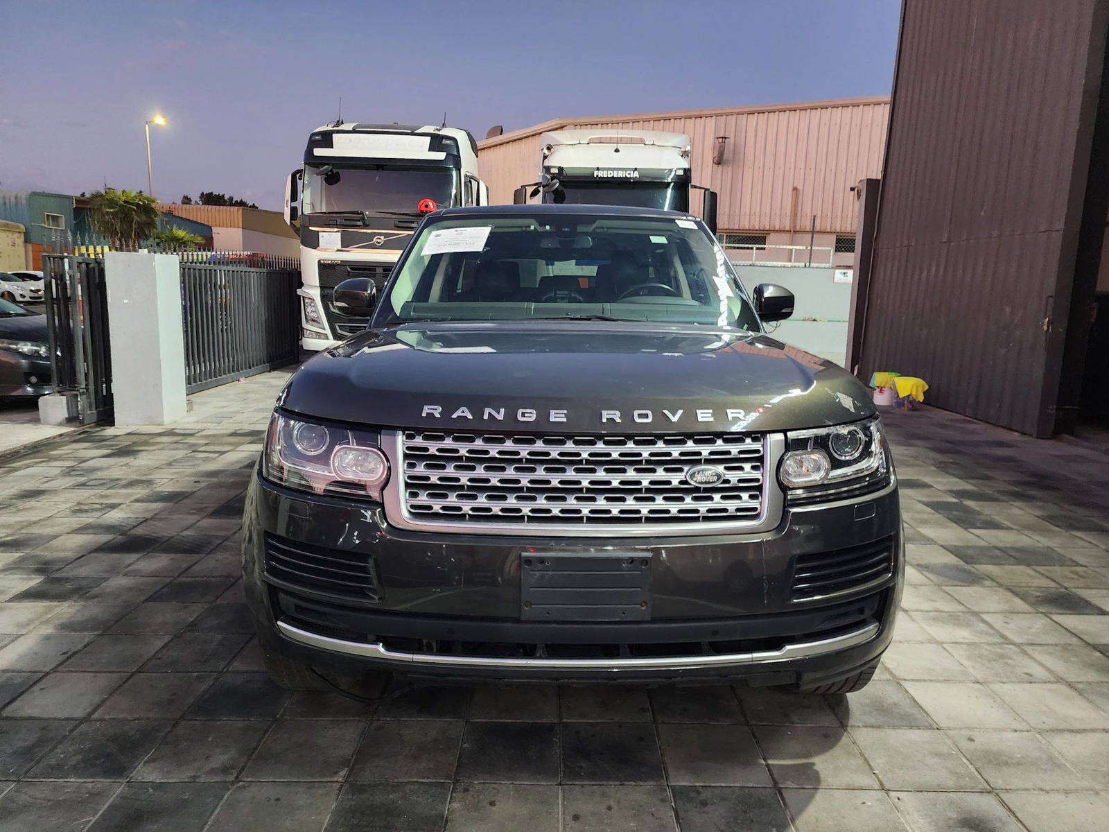 2014 LAND ROVER RANGE ROVER — 184470 Miles — Lot 191575 — Al Quoz - Marhaba Auctions Used Cars - Image 7