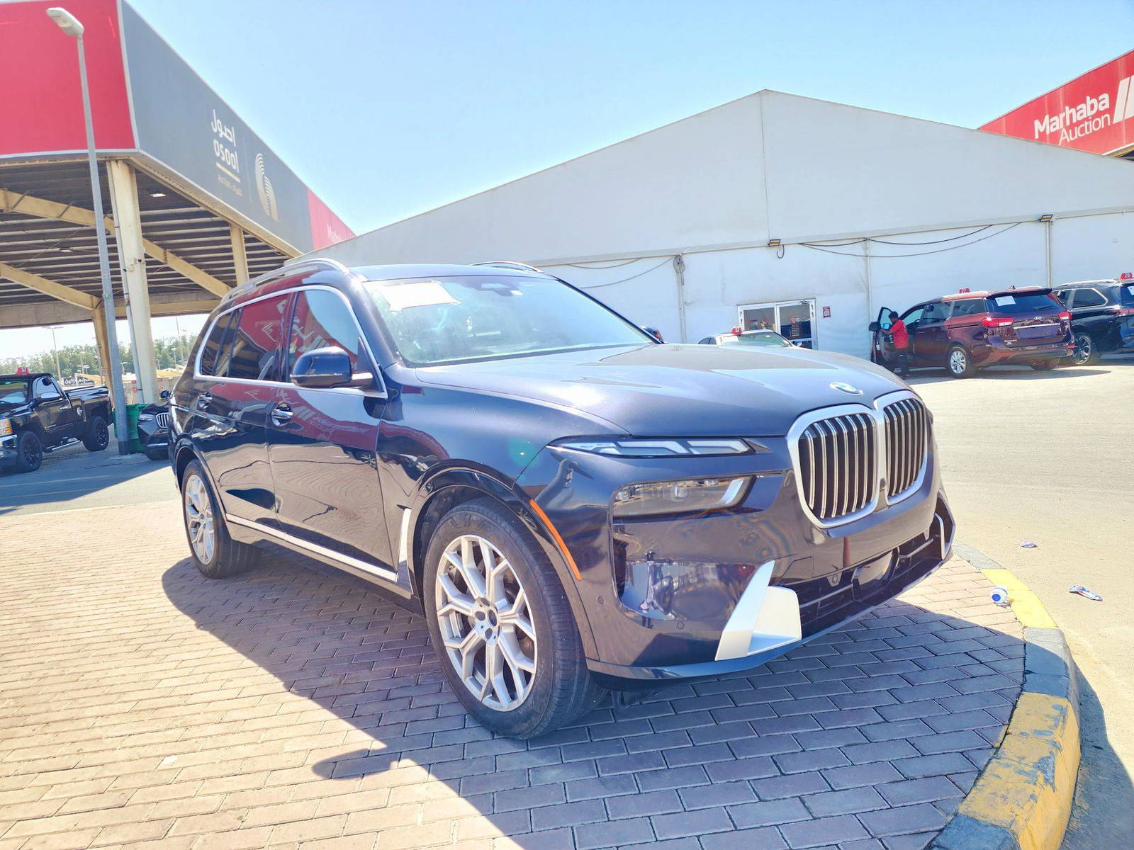 2024 BMW X7 — 16398 KM — Lot 4R9S37024 — Souq - Marhaba Auctions Used Cars - Image 4