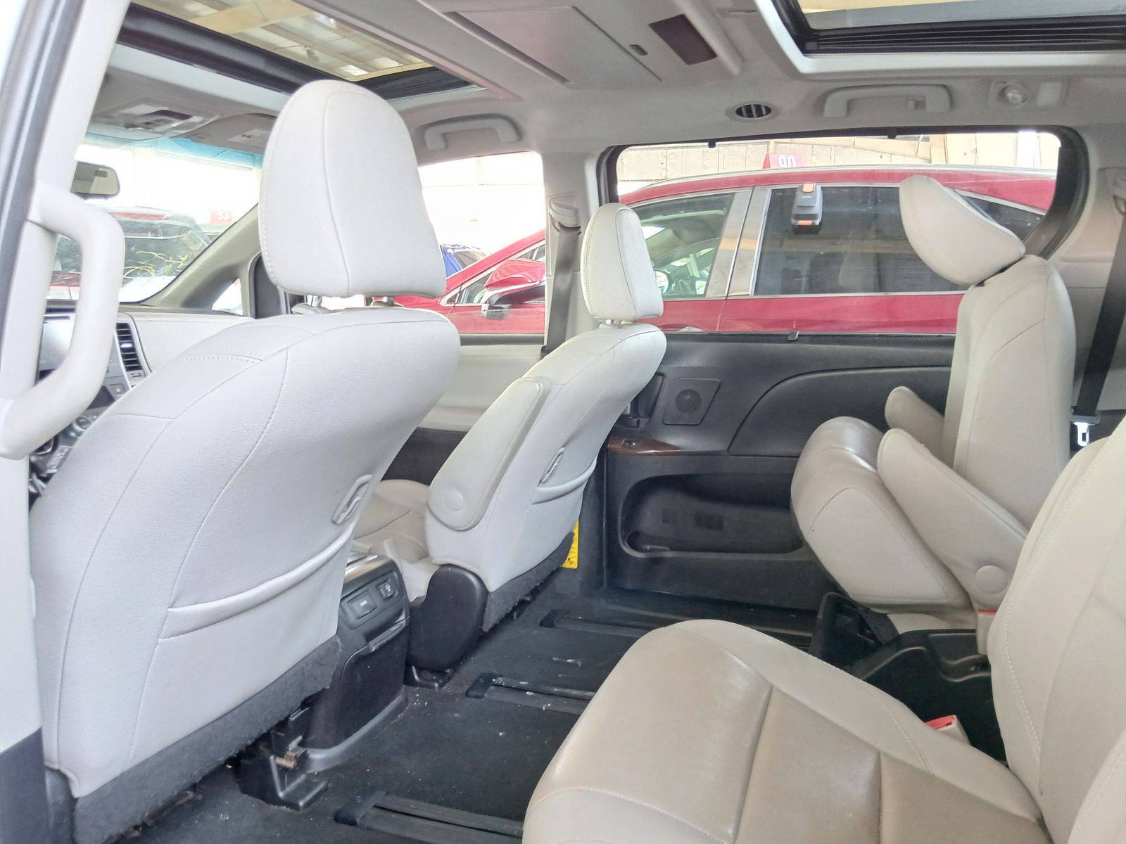 2015 TOYOTA SIENNA — 120066 Miles — Lot 099691 — Souq - Marhaba Auctions Used Cars - Image 6