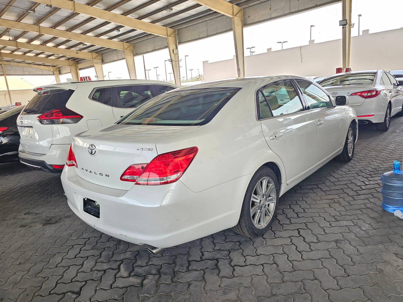 2006 TOYOTA AVALON — 188581 Miles — Lot 06U145579 — Souq - Marhaba Auctions Used Cars - Image 4