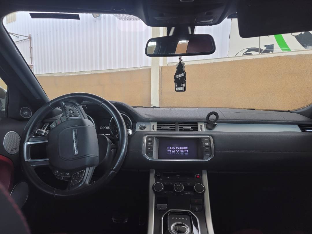 2012 LAND ROVER RANGE ROVER EVOQUE — 154944 KM — Lot H688546 — Main - Marhaba Auctions Used Cars - Image 8
