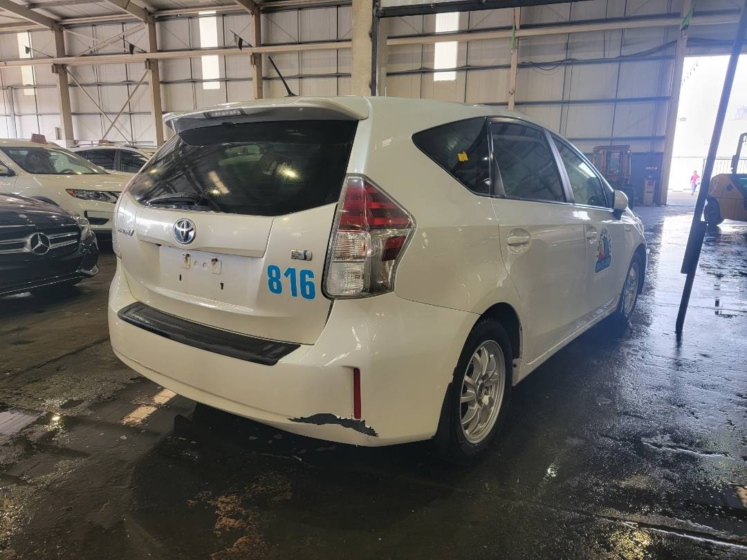 2016 TOYOTA PRIUS — Lot 20201805 — Main - Marhaba Auctions Used Cars - Image 4