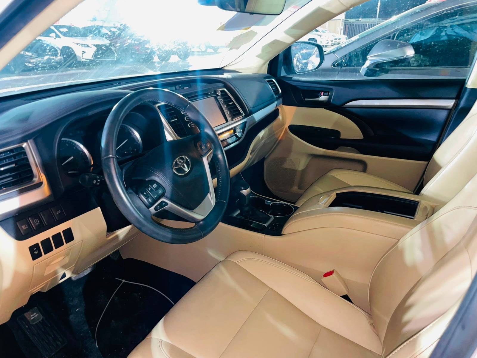 2019 TOYOTA HIGHLANDER — 100146 Miles — Lot 94389245 — Al Sajaa - Marhaba Auctions Used Cars - Image 3