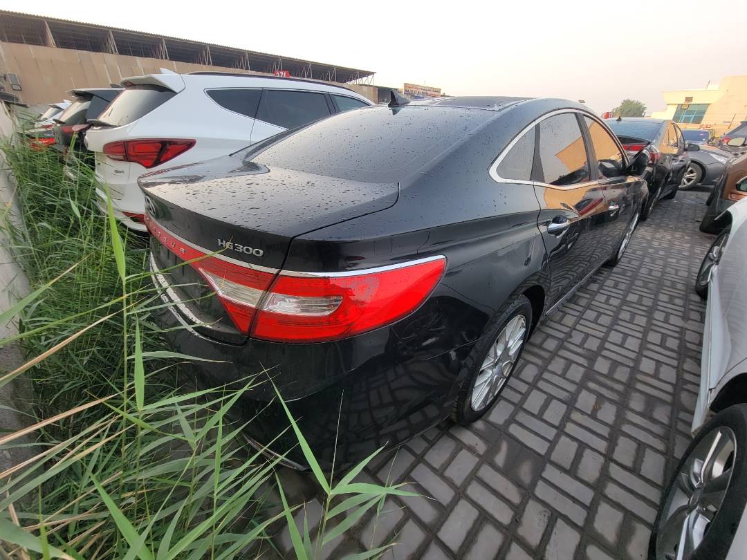 2011 HYUNDAI GRANDEUR — 249050 KM — Lot 074666 — Souq - Marhaba Auctions Used Cars - Image 5