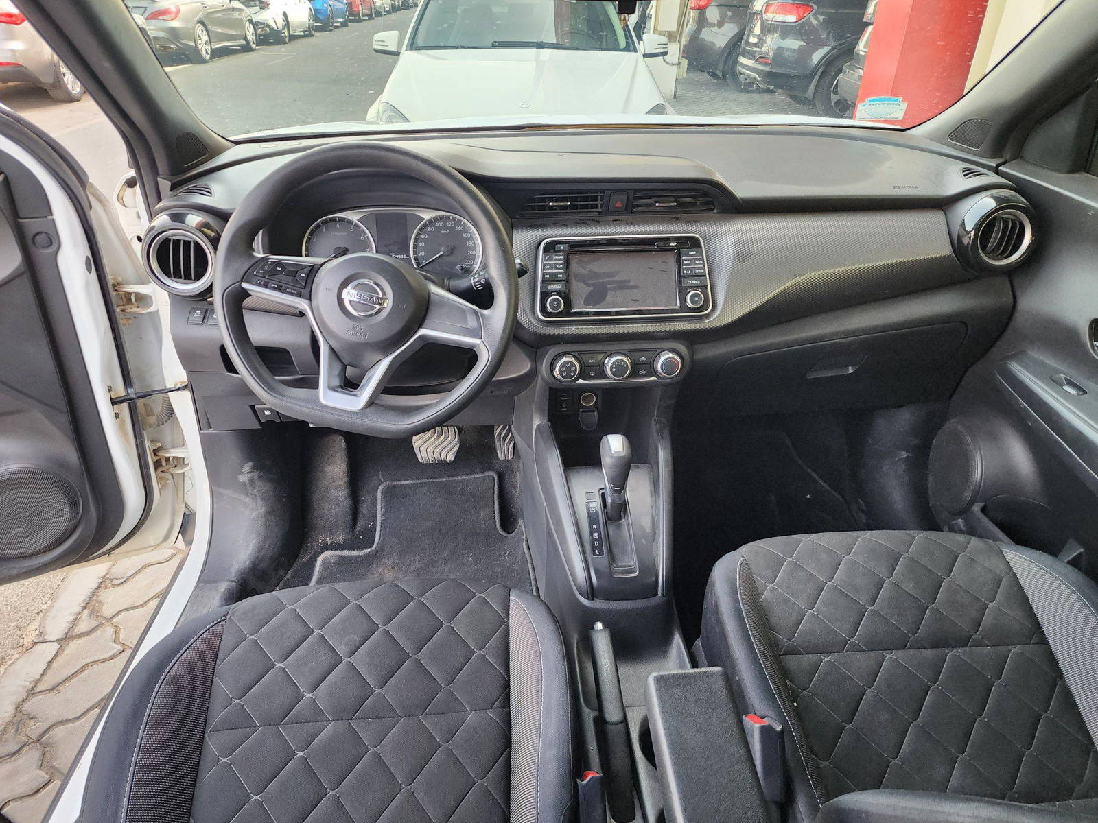2018 NISSAN KICKS — 104986 KM — Lot 215487 — Souq - Marhaba Auctions Used Cars - Image 7