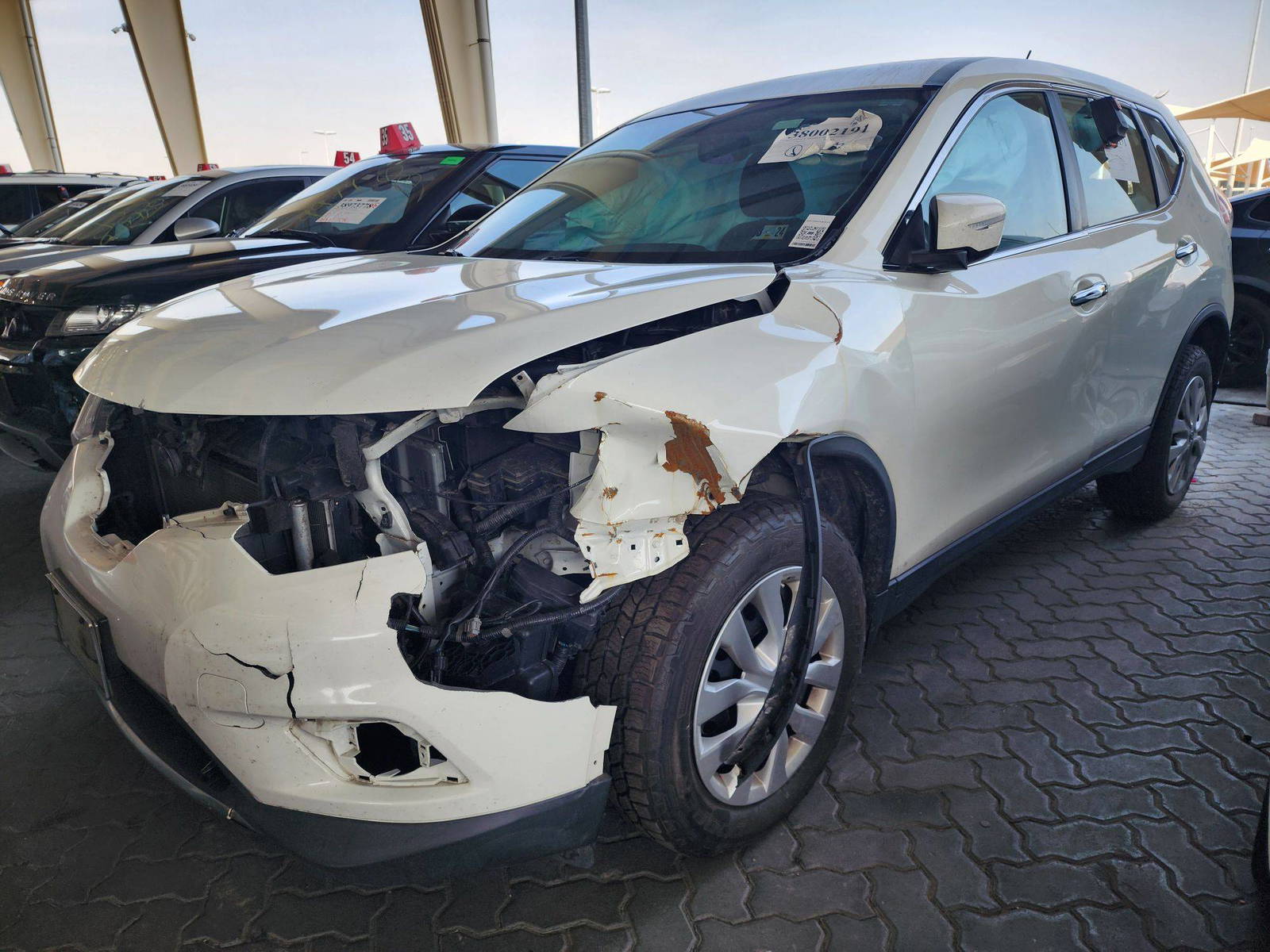 2015 NISSAN ROGUE — 93566 Miles — Lot 38002191 — Souq - Marhaba Auctions Used Cars - Image 4