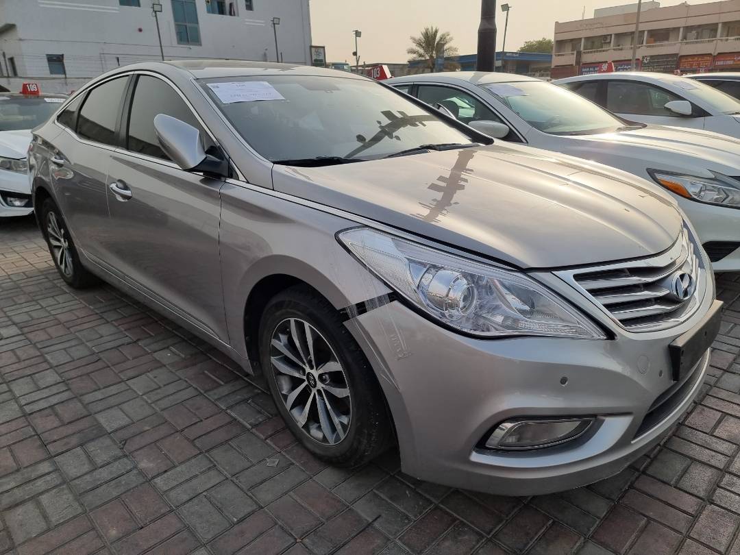 2012 HYUNDAI GRANDEUR — 219381 KM — Lot 215478 — Souq - Marhaba Auctions Used Cars - Image 3