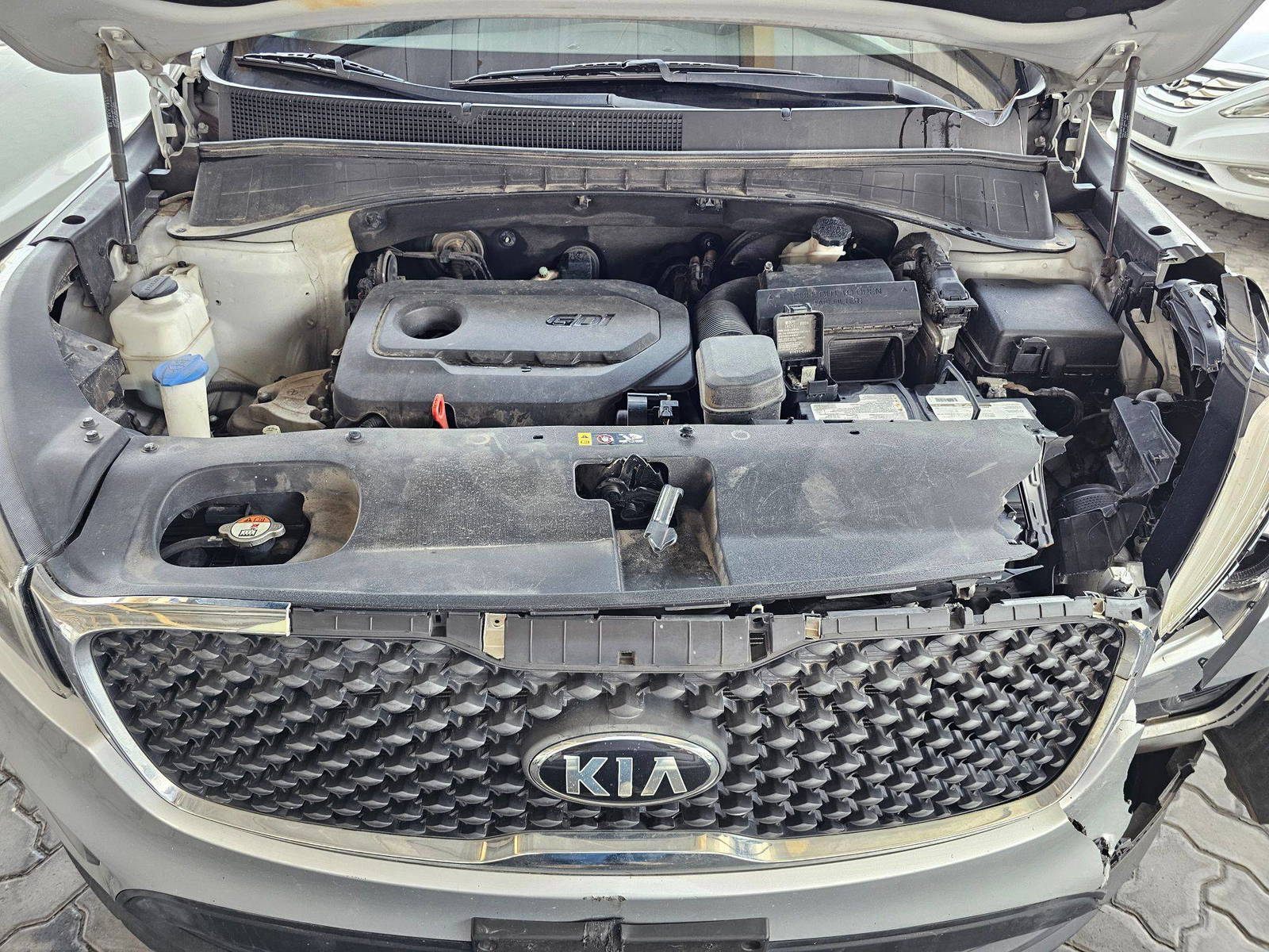 2018 KIA SORENTO — 122984 Miles — Lot G420778 — Souq - Marhaba Auctions Used Cars - Image 11