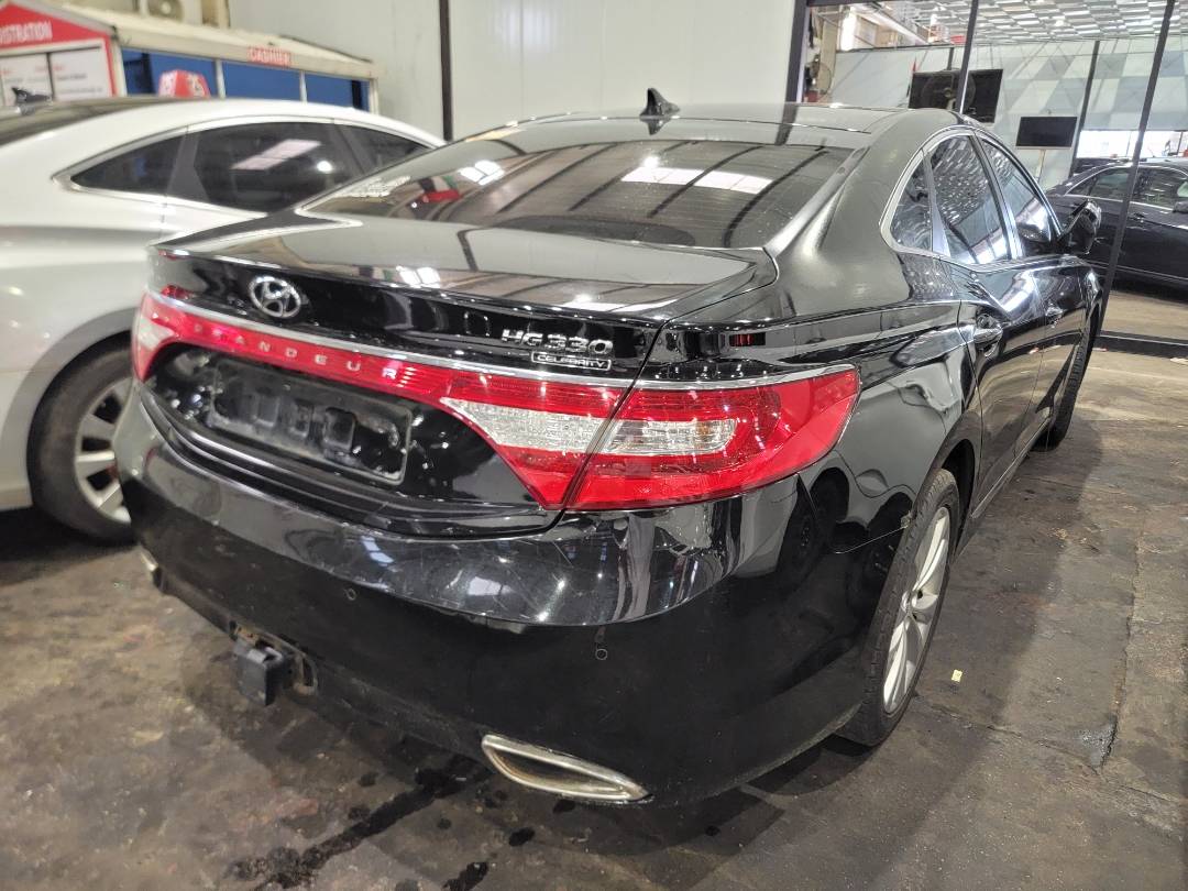 2012 HYUNDAI GRANDEUR — 180204 KM — Lot 147890 — Main - Marhaba Auctions Used Cars - Image 3