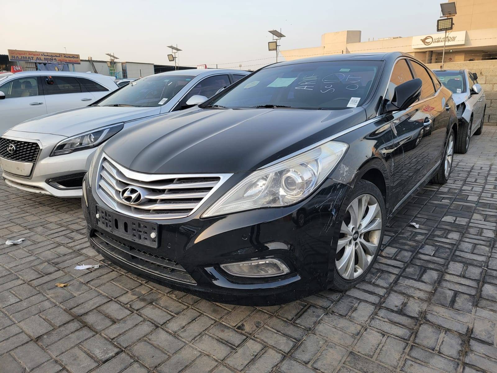 2011 HYUNDAI GRANDEUR — 242412 KM — Lot 21249 — Souq - Marhaba Auctions Used Cars - Image 6