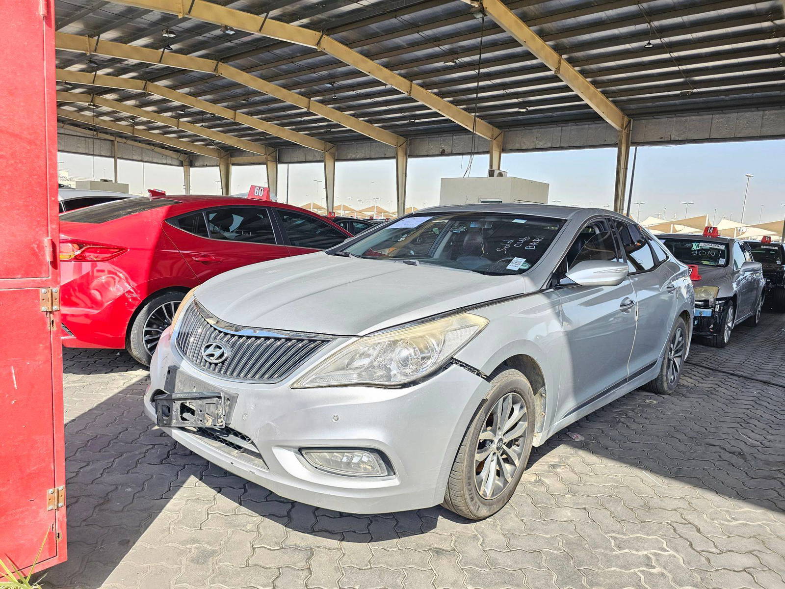 2011 HYUNDAI GRANDEUR — 78120 KM — Lot 012038 — Ind. 12 - Marhaba Auctions Used Cars - Image 5