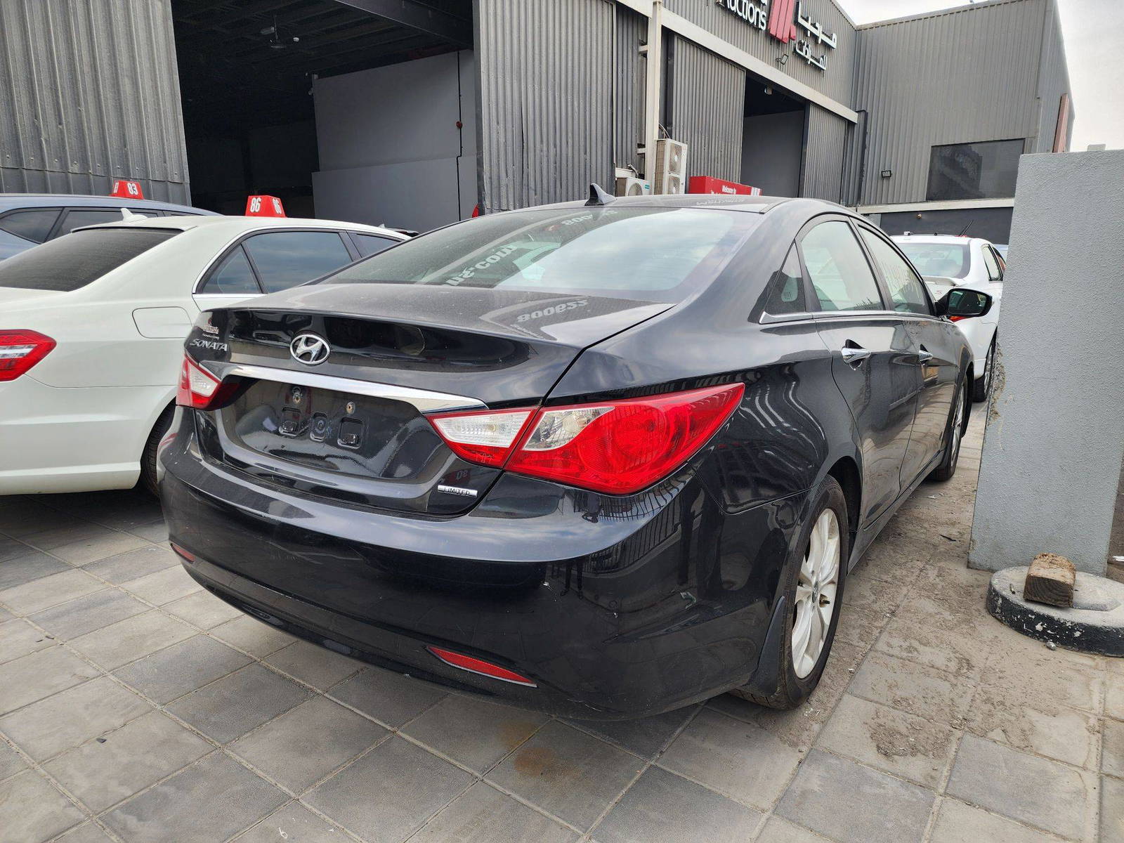 2011 HYUNDAI SONATA — 227486 Miles — Lot H144077 — Al Quoz - Marhaba Auctions Used Cars - Image 4