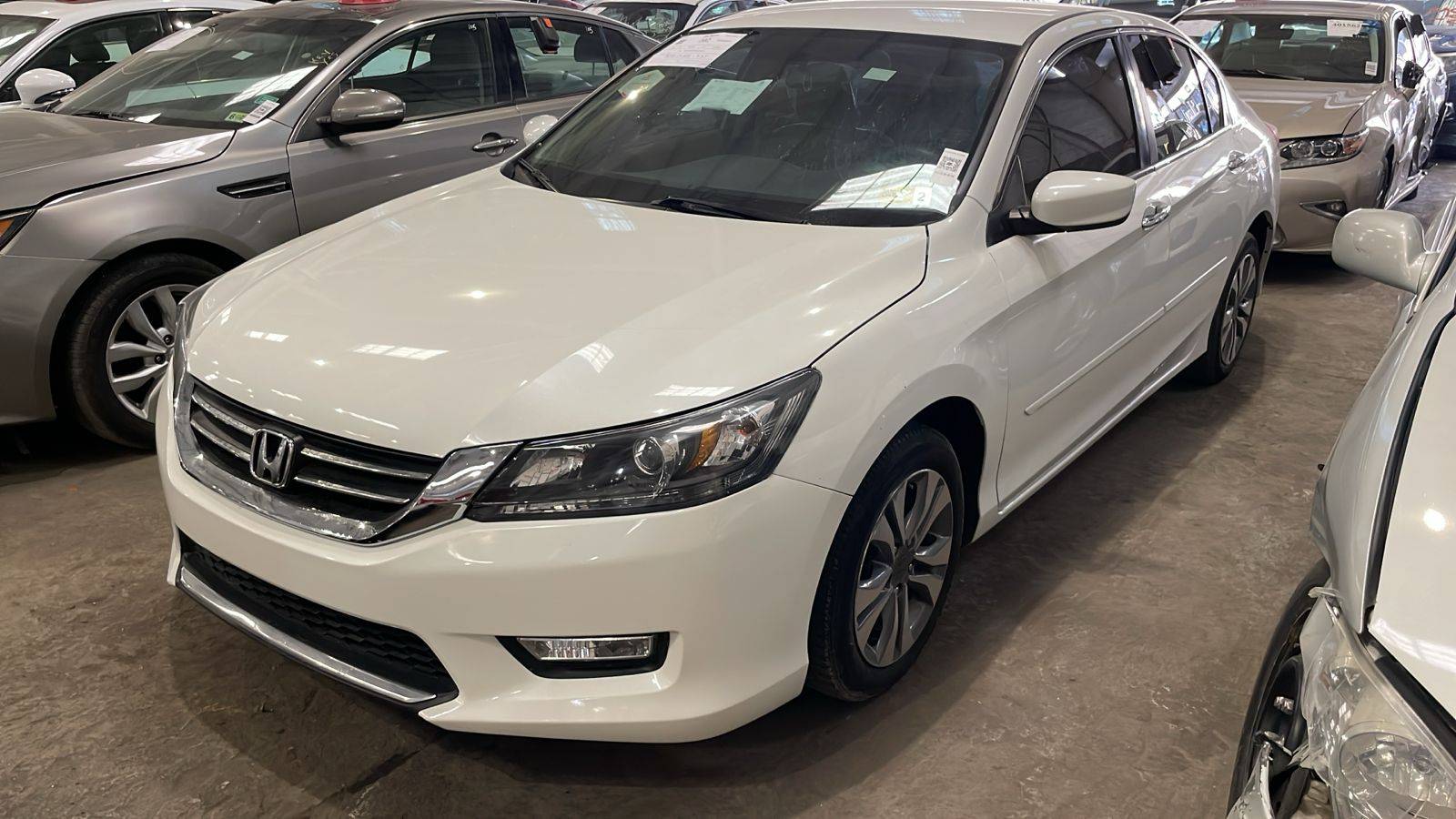 2015 HONDA ACCORD — 211649 Miles — Lot A026972 — Main - Marhaba Auctions Used Cars - Image 4