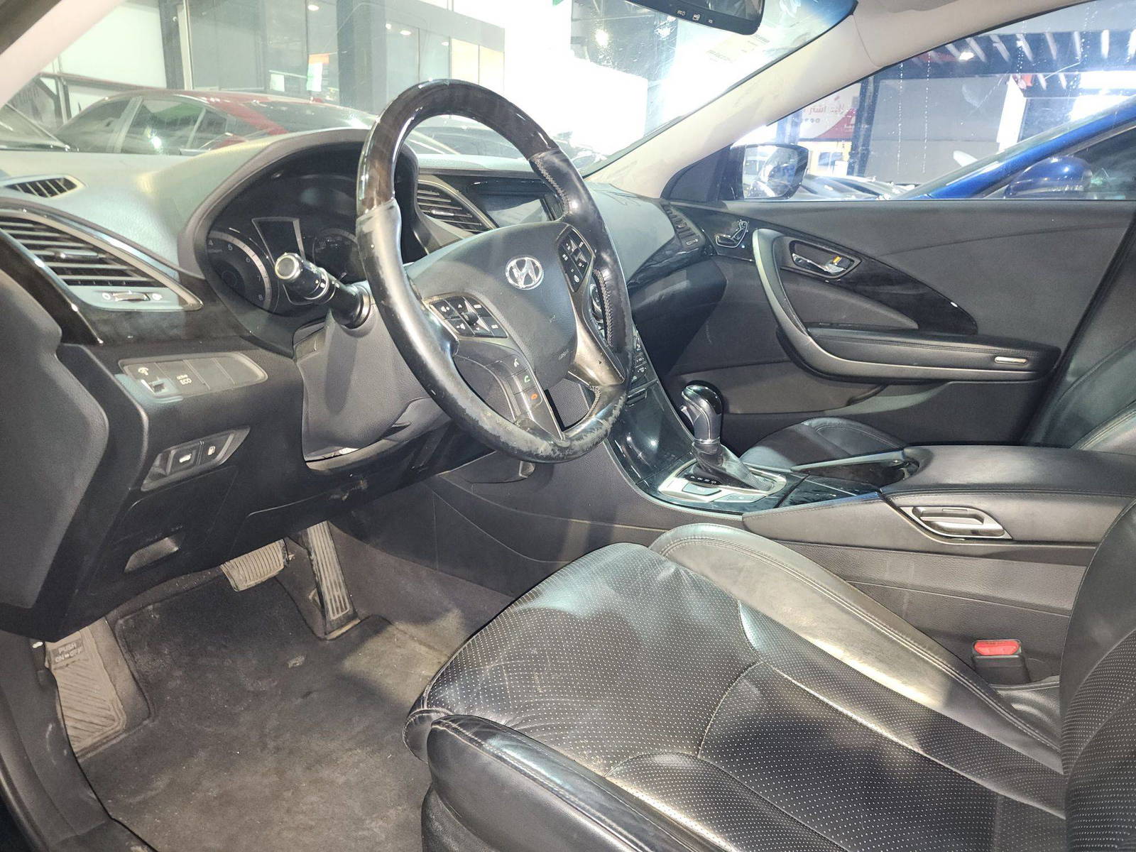 HYUNDAI GRANDEUR 2011 - Marhaba Auction Used Cars - Image 9