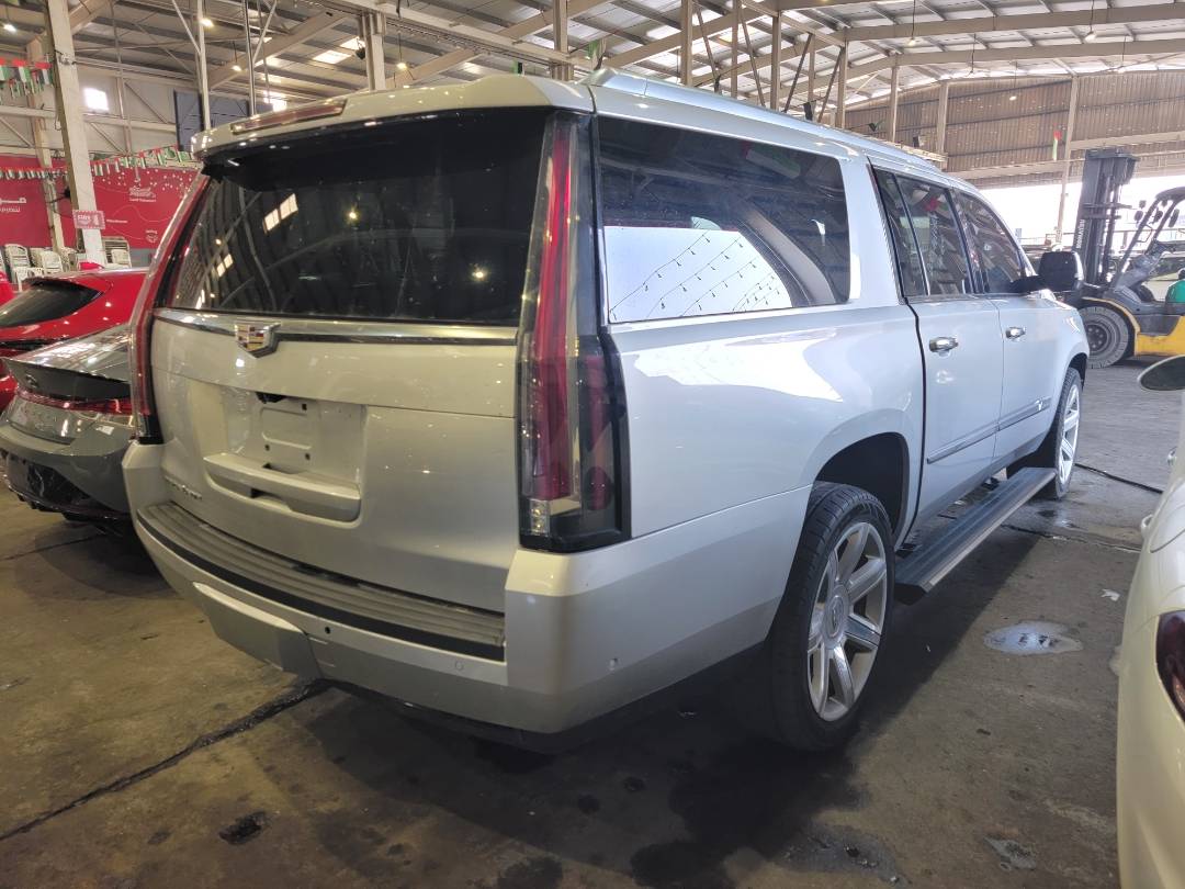 2017 CADILLAC ESCALADE — 121934 Miles — Lot 89366985 — Souq - Marhaba Auctions Used Cars - Image 4