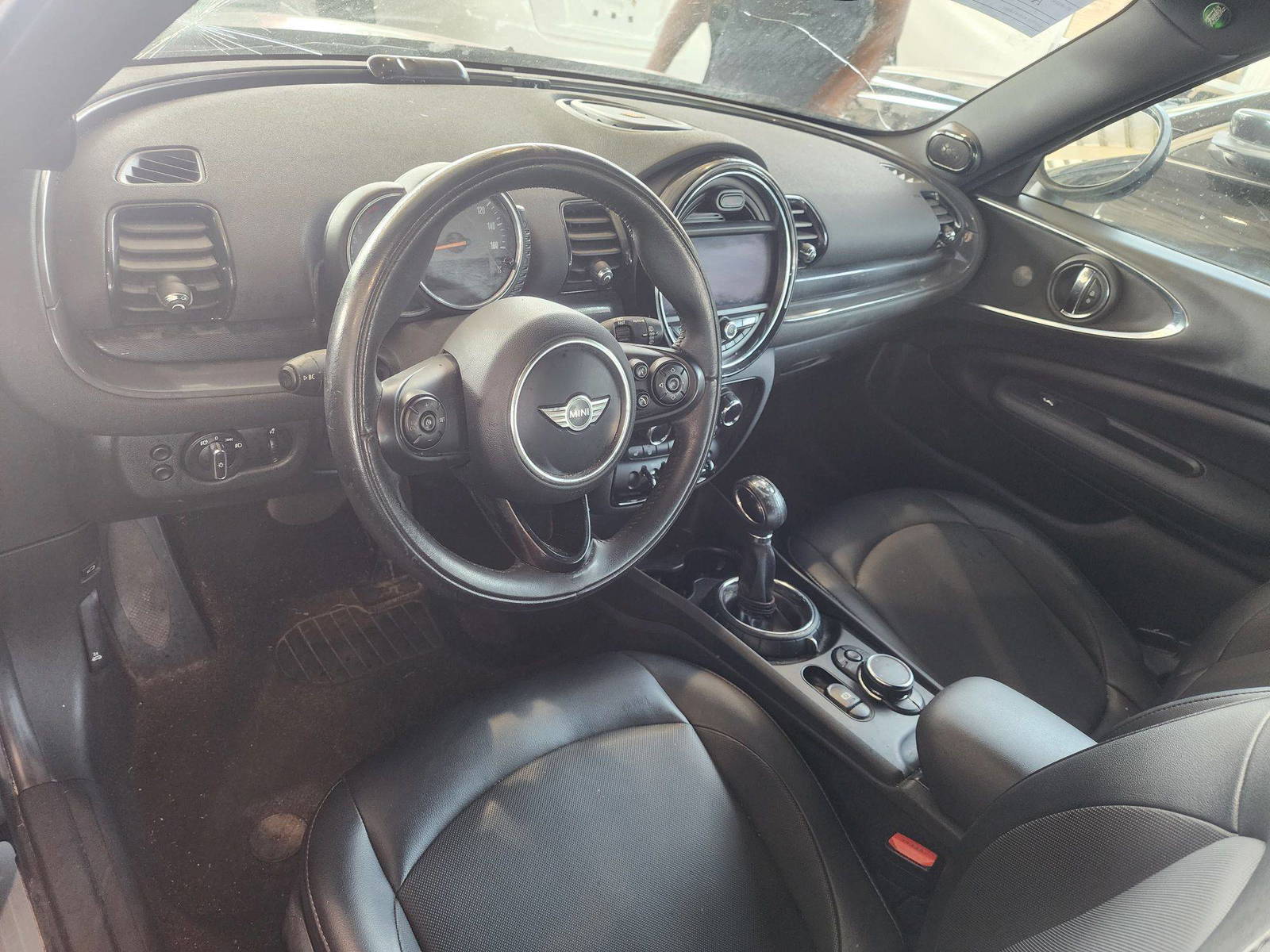 2017 MINI COOPER — 106052 KM — Lot F27952 — Souq - Marhaba Auctions Used Cars - Image 8