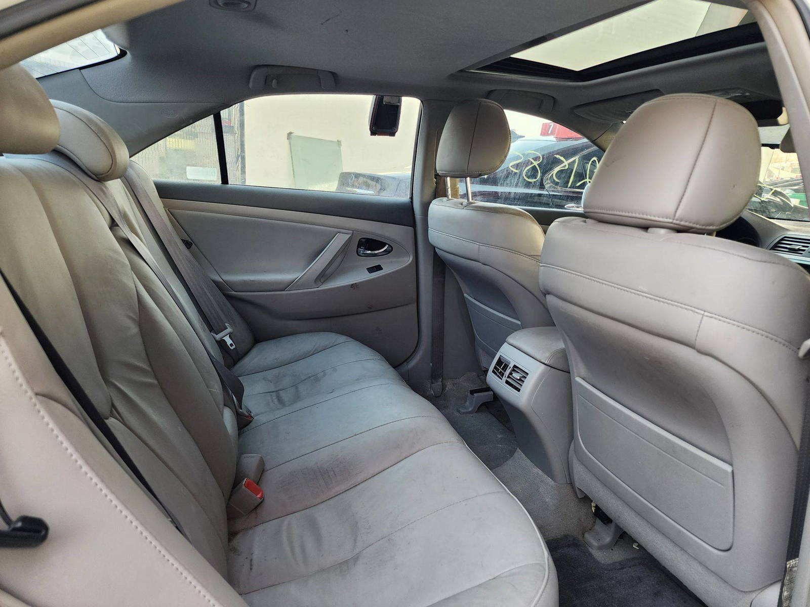2009 TOYOTA CAMRY — 215851 Miles — Lot 46849044 — Souq - Marhaba Auctions Used Cars - Image 4