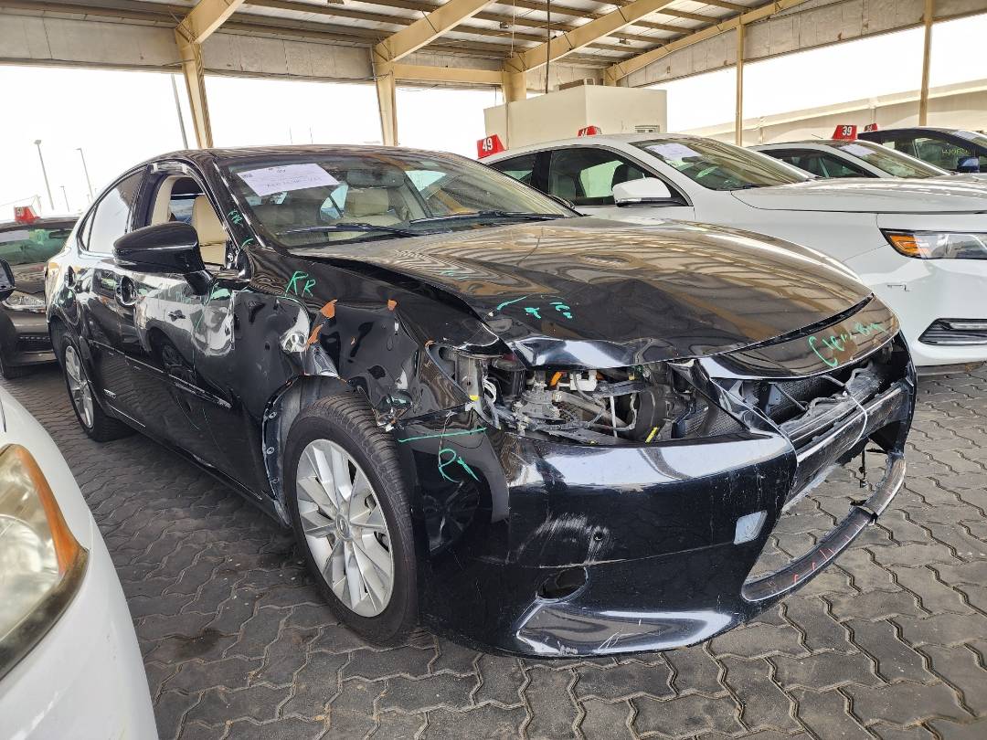 2013 LEXUS ES 300H — 105229 Miles — Lot 38390015 — Souq - Marhaba Auctions Used Cars - Image 4