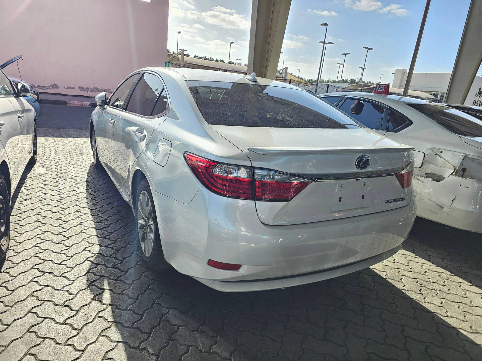 LEXUS ES 300H 2014 - Marhaba Auction Used Cars - Image 6