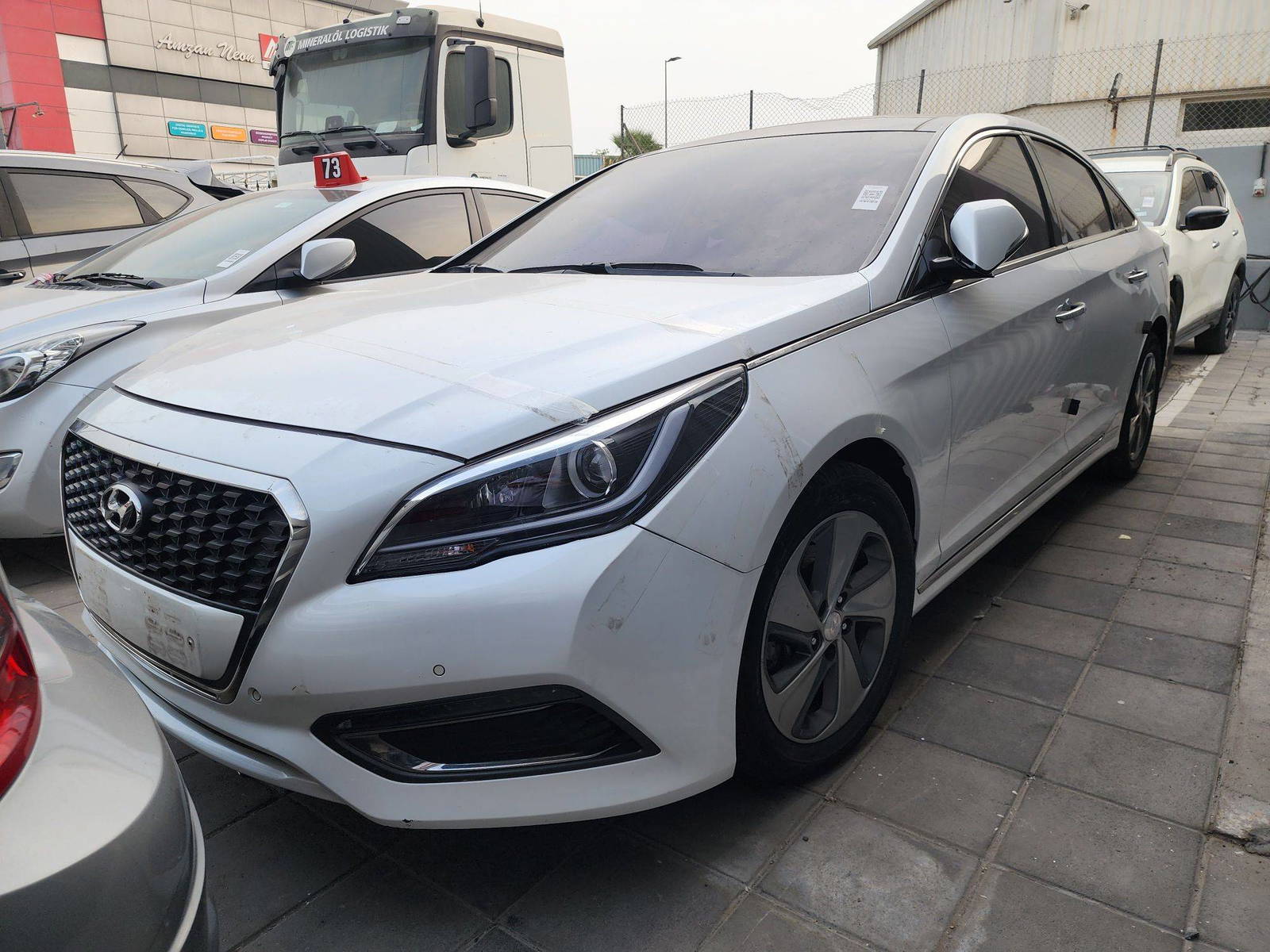 2015 HYUNDAI SONATA — 203085 KM — Lot 004006 — Souq - Marhaba Auctions Used Cars - Image 4