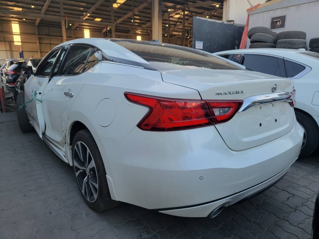 2018 NISSAN MAXIMA — 100530 Miles — Lot 400686 — Main - Marhaba Auctions Used Cars - Image 5