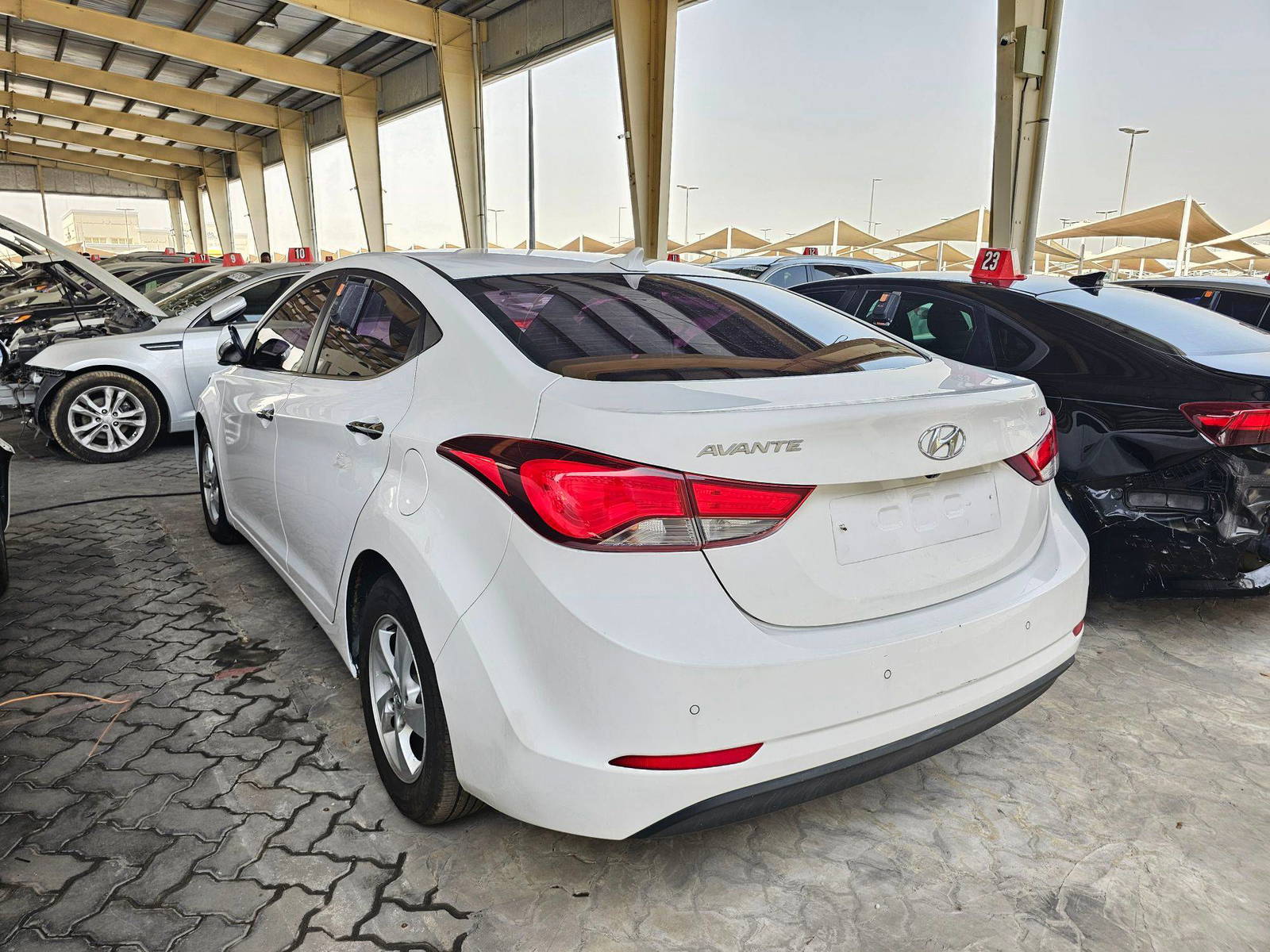 2014 HYUNDAI AVANTE — 221352 KM — Lot 980388 — Souq - Marhaba Auctions Used Cars - Image 5