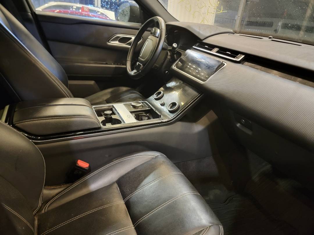 2018 LAND ROVER RANGE ROVER VELAR — 74139 Miles — Lot 59067403 - Marhaba Auctions Used Cars - Image 7