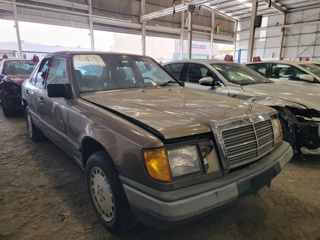 MERCEDES BENZ 260 1987 - Marhaba Auction Used Cars - Image 4