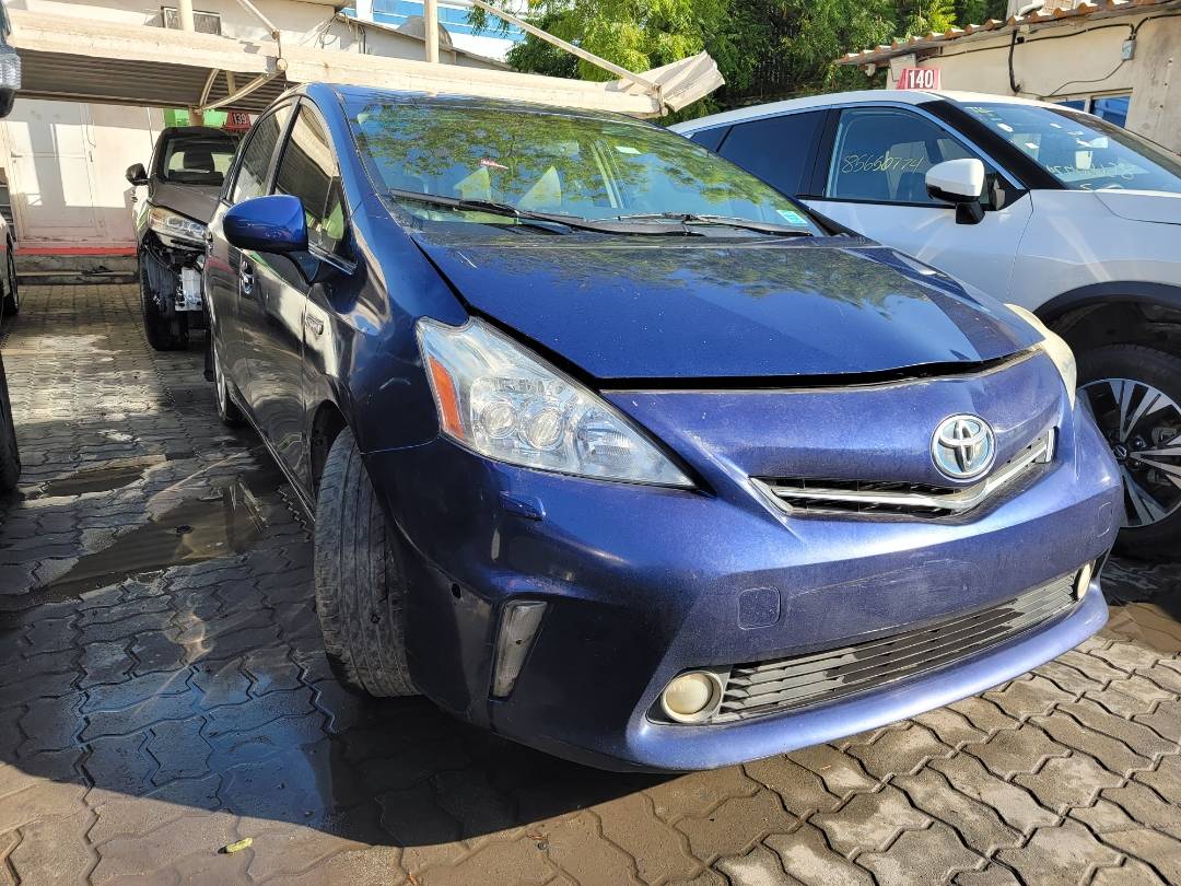 2014 TOYOTA PRIUS — 364617 Miles — Lot 7EJ002917 — Main - Marhaba Auctions Used Cars - Image 4