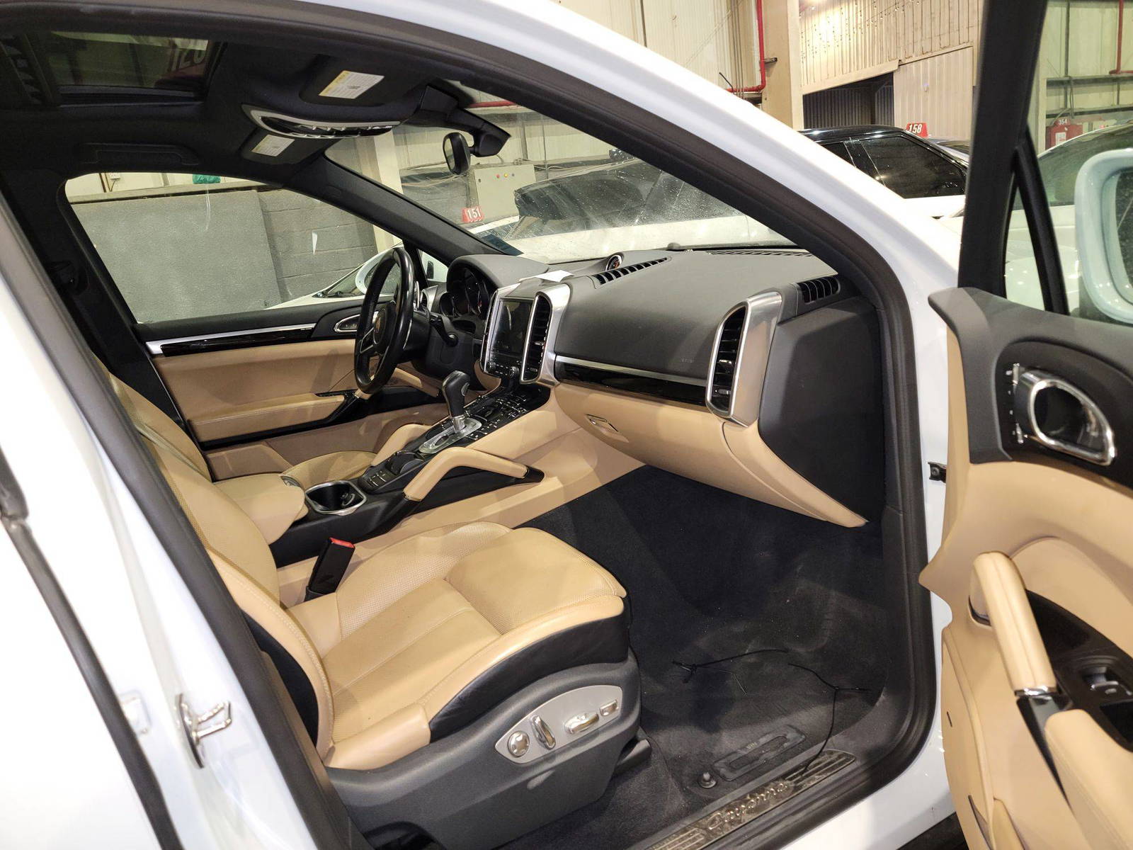 PORSCHE Cayenne 2018 - Marhaba Auction Used Cars - Image 10