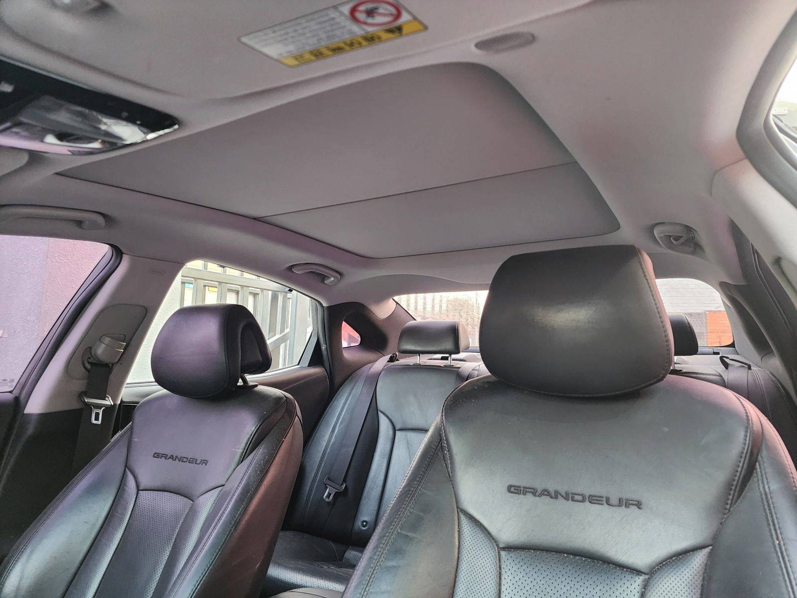2012 HYUNDAI GRANDEUR — 139810 KM — Lot 214549 — Al Quoz - Marhaba Auctions Used Cars - Image 10