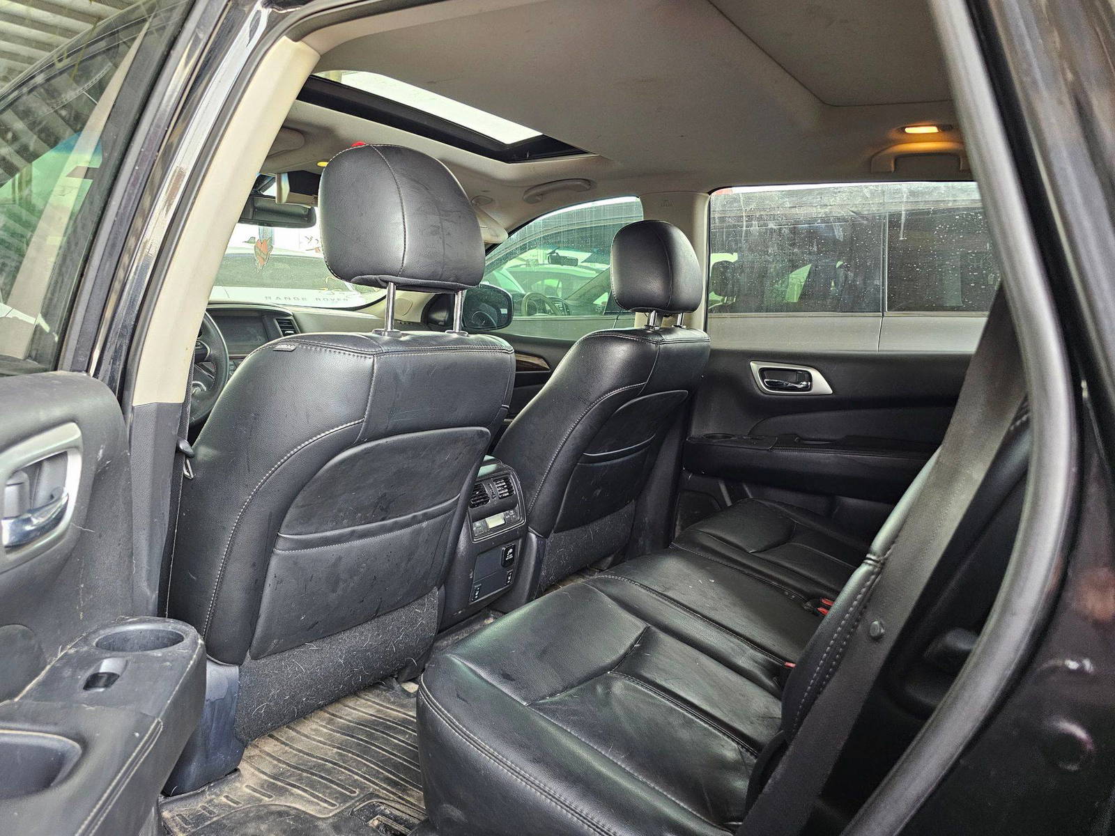 2015 NISSAN PATHFINDER — 222841 KM — Lot 12308994 — Souq - Marhaba Auctions Used Cars - Image 6