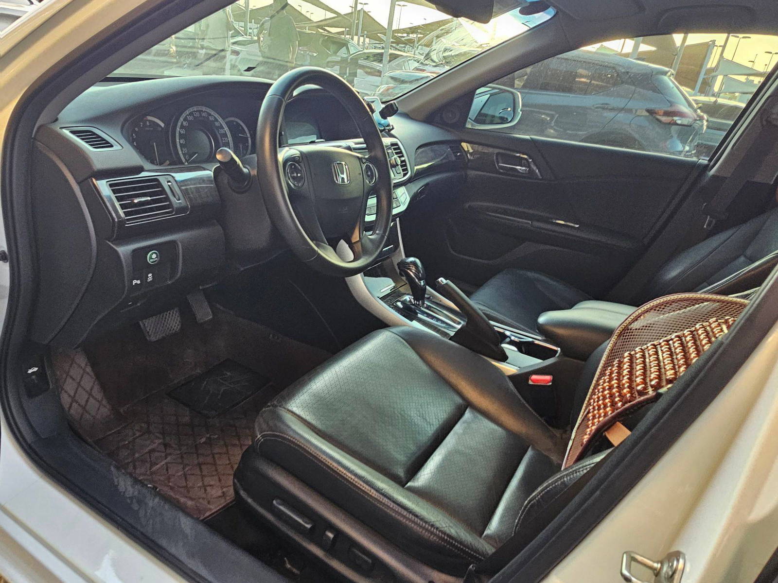 2015 HONDA ACCORD — 144963 KM — Lot 0FA510027 — Souq - Marhaba Auctions Used Cars - Image 8