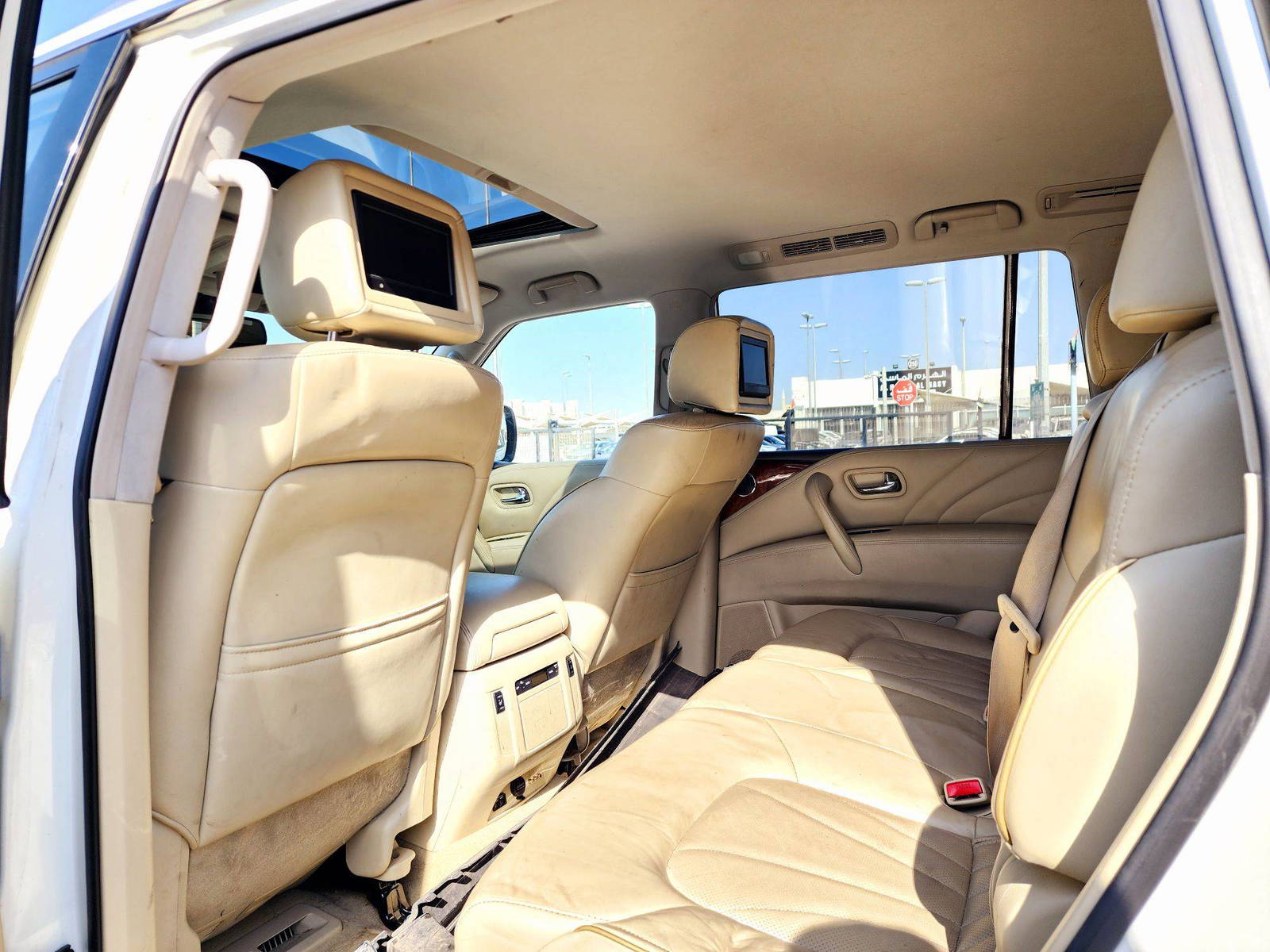 2015 INFINITI QX80 — 131063 Miles — Lot 9371943 — Souq - Marhaba Auctions Used Cars - Image 6