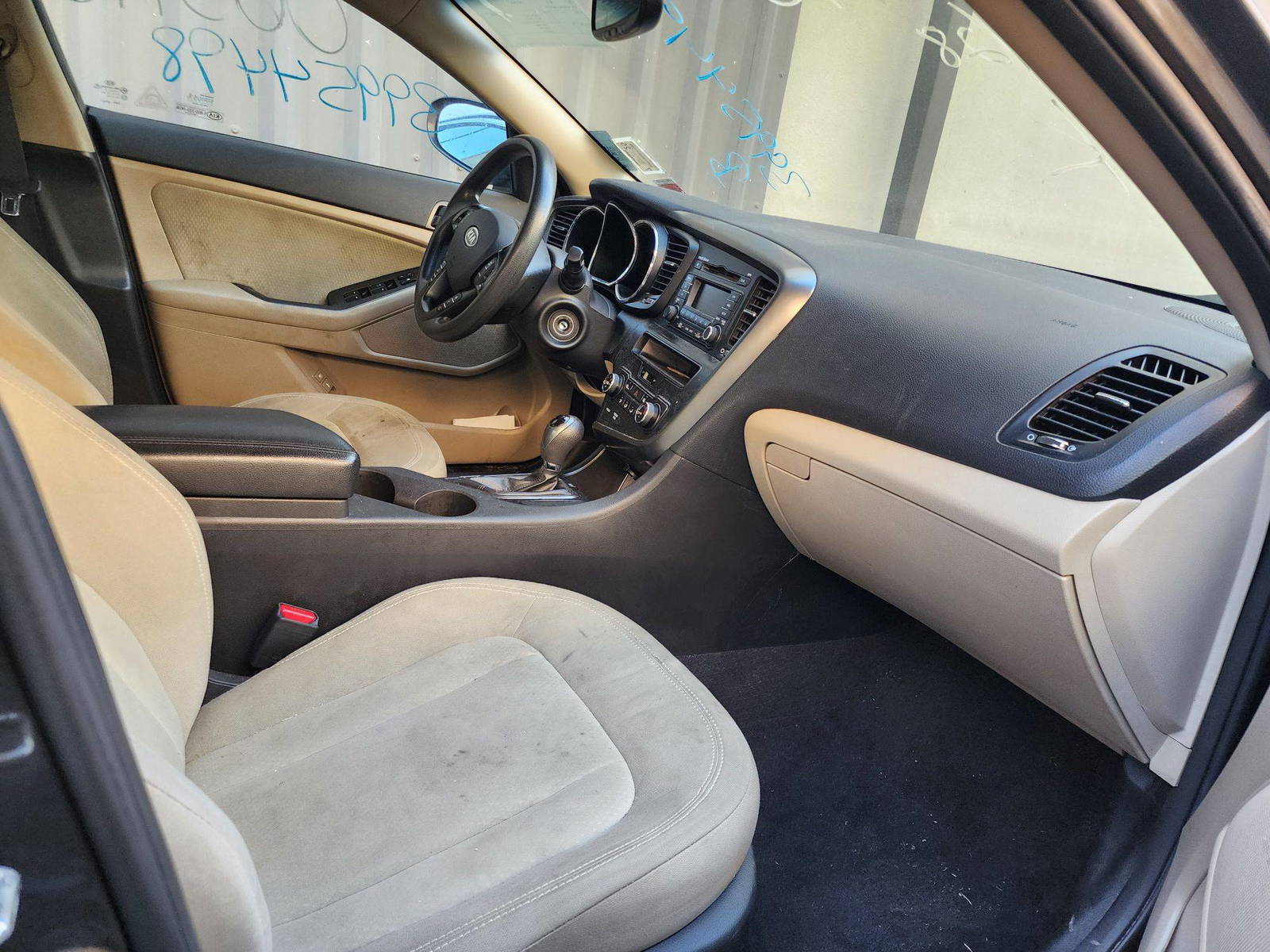 2011 KIA OPTIMA — 123315 Miles — Lot 39954498 — Al Quoz - Marhaba Auctions Used Cars - Image 8