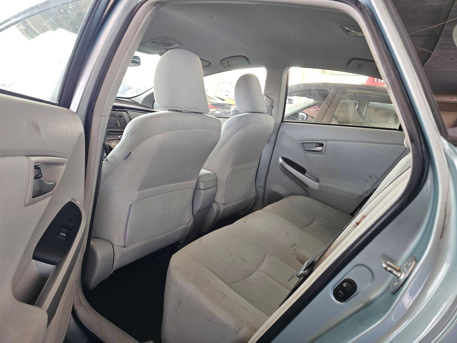 2013 TOYOTA PRIUS — 102963 Miles — Lot U8D5585556 — Souq - Marhaba Auctions Used Cars - Image 6