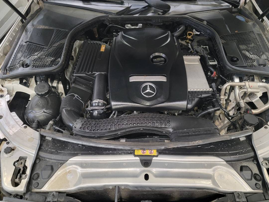 2018 MERCEDES BENZ C300 — 154939 Miles — Lot 74636223 - Marhaba Auctions Used Cars - Image 8