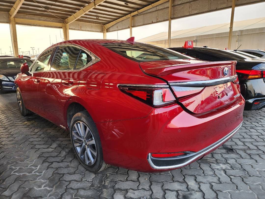 2021 LEXUS ES 300H — 20126 Miles — Lot 38838345 — Souq - Marhaba Auctions Used Cars - Image 6
