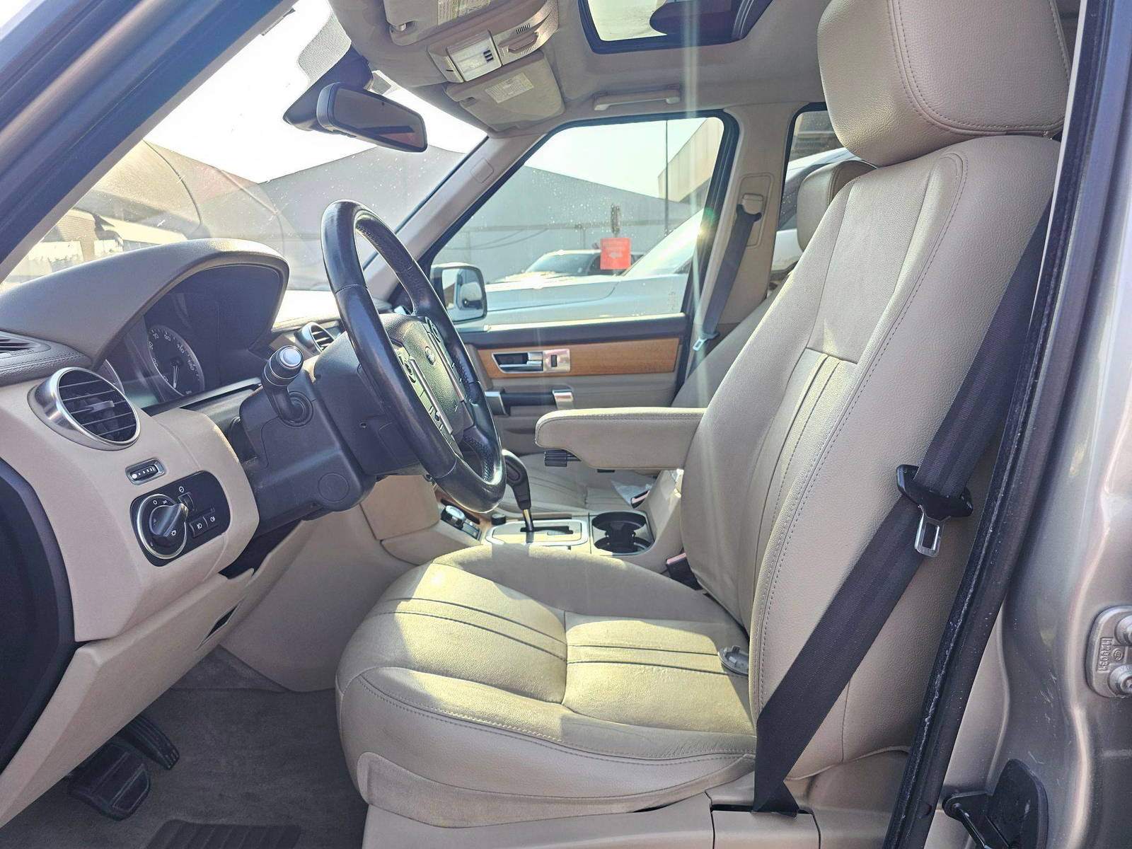 2013 LAND ROVER LR4 HSE — 64689 Miles — Lot 2D40DA666664 — Souq - Marhaba Auctions Used Cars - Image 10
