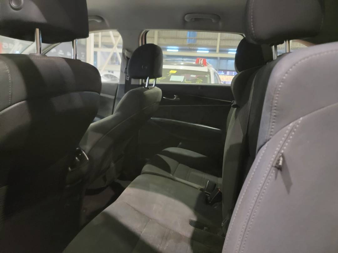 KIA SORENTO 2017 - Marhaba Auction Used Cars - Image 6