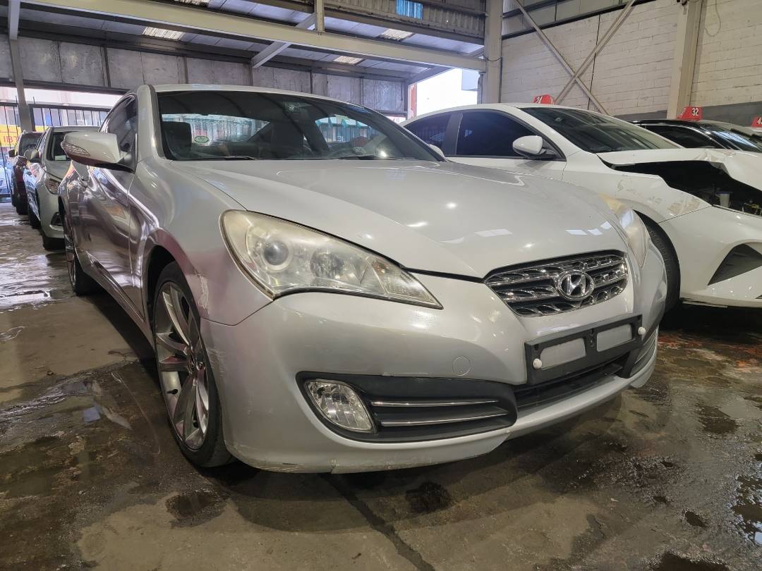 2009 HYUNDAI GENESIS — 119934 KM — Lot U002204 — Main - Marhaba Auctions Used Cars - Image 4