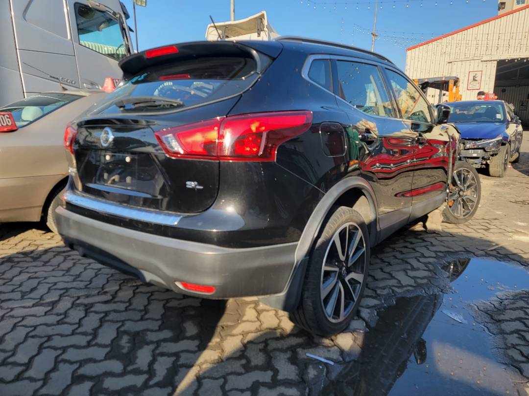 2018 NISSAN ROGUE — 138372 Miles — Lot 196575 — Souq - Marhaba Auctions Used Cars - Image 3