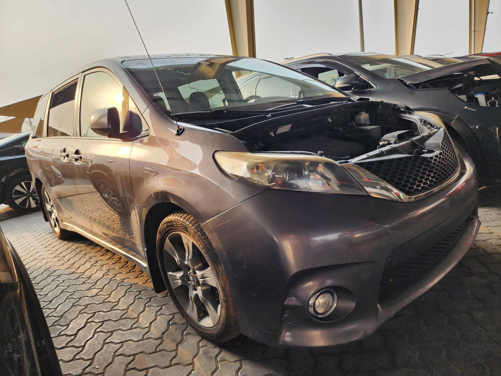 2012 TOYOTA SIENNA — 266982 KM — Lot 187433 — Souq - Marhaba Auctions Used Cars - Image 7