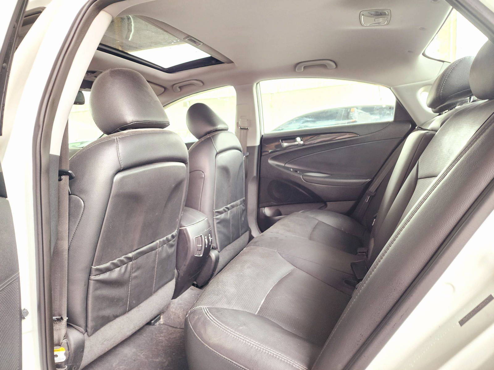 2014 HYUNDAI SONATA — 52577 Miles — Lot 80281324 — Souq - Marhaba Auctions Used Cars - Image 6