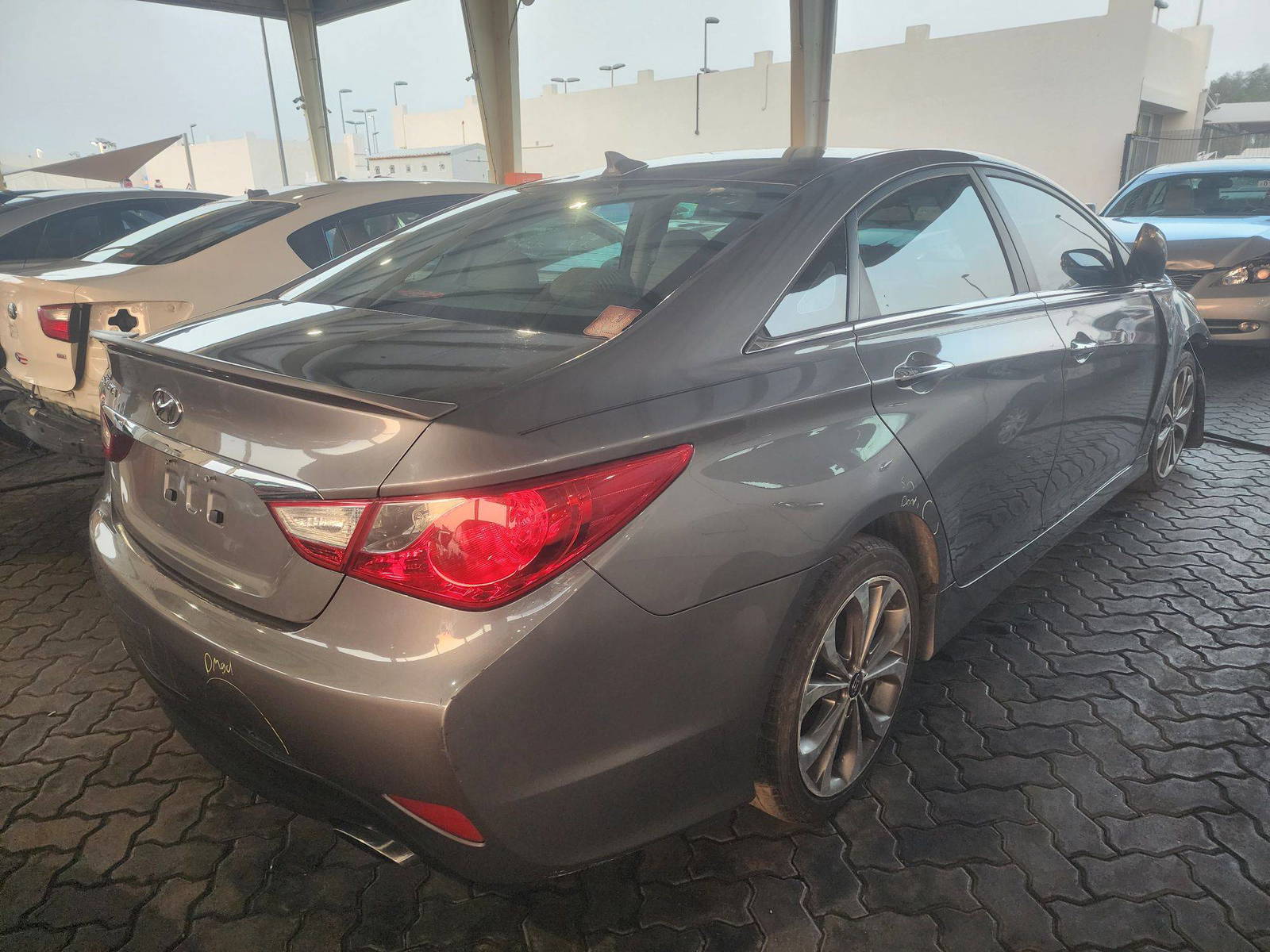 2014 HYUNDAI SONATA — 176598 Miles — Lot 38134602 — Souq - Marhaba Auctions Used Cars - Image 4