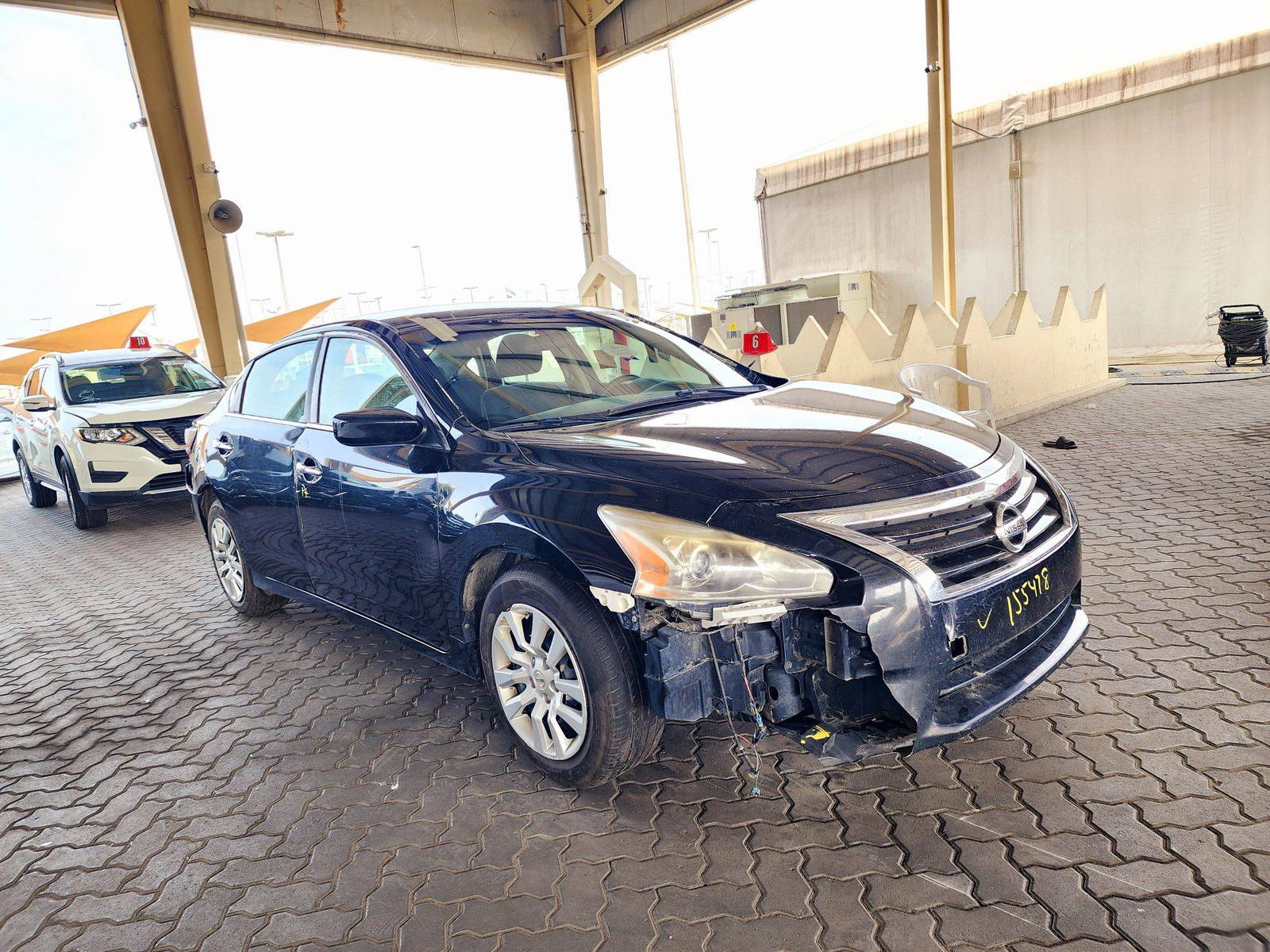 2015 NISSAN ALTIMA — 181558 KM — Lot 24164 — Souq - Marhaba Auctions Used Cars - Image 4