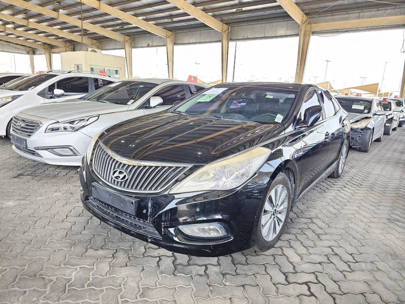 2015 HYUNDAI GRANDEUR — 317748 KM — Lot BFA008130 — Souq - Marhaba Auctions Used Cars - Image 5