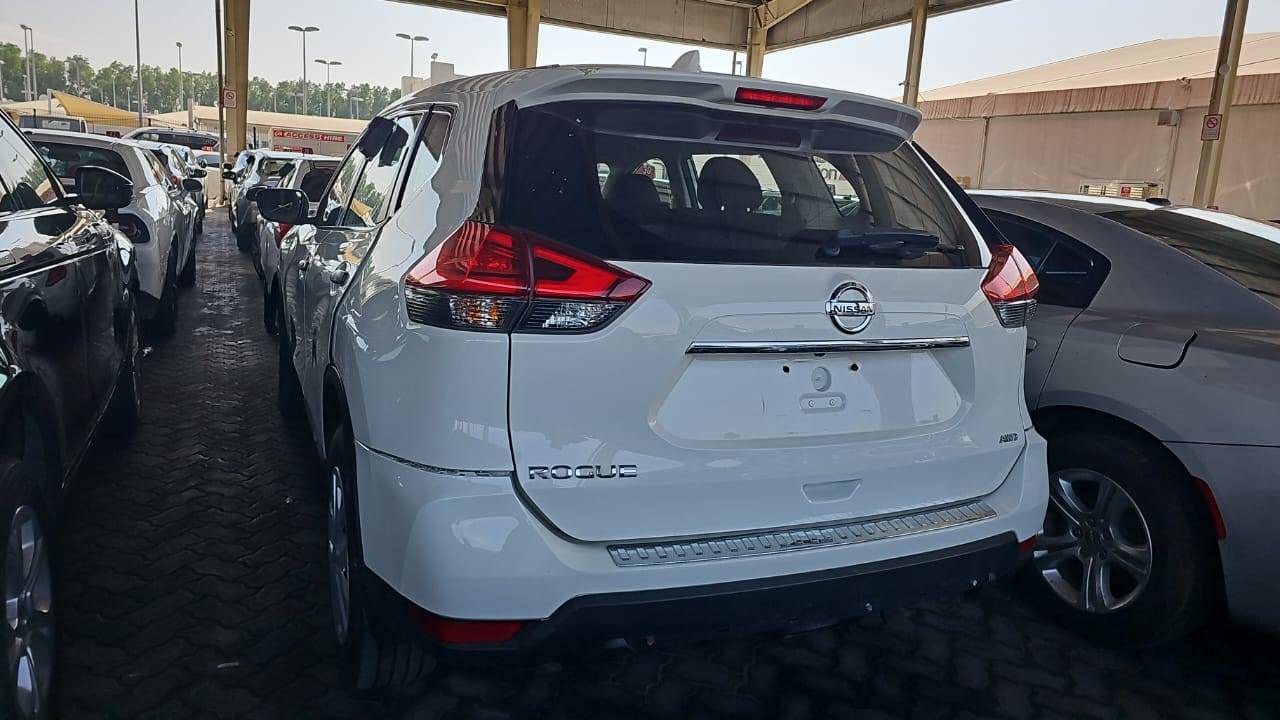 2017 NISSAN ROGUE — 177582 Miles — Lot 4HW013005 — Souq - Marhaba Auctions Used Cars - Image 11