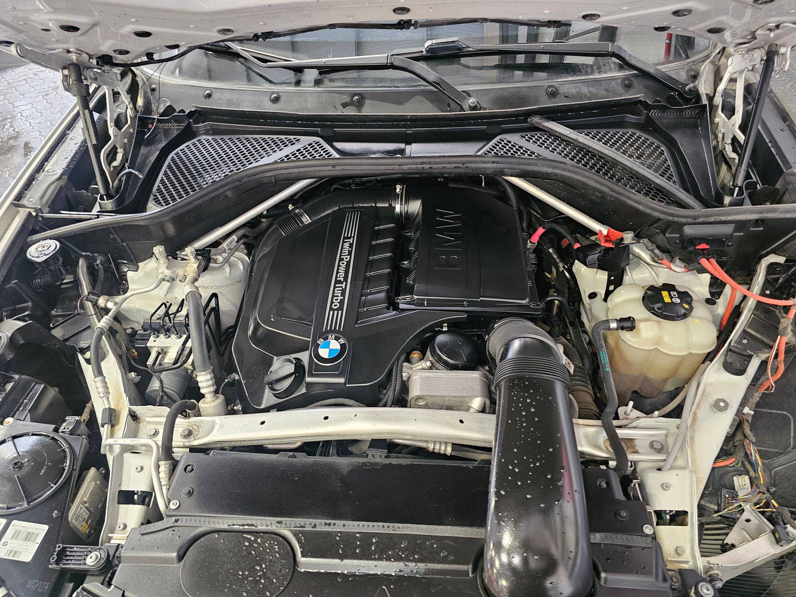 BMW X5 SDRIVE35I 2017 - Marhaba Auction Used Cars - Image 10